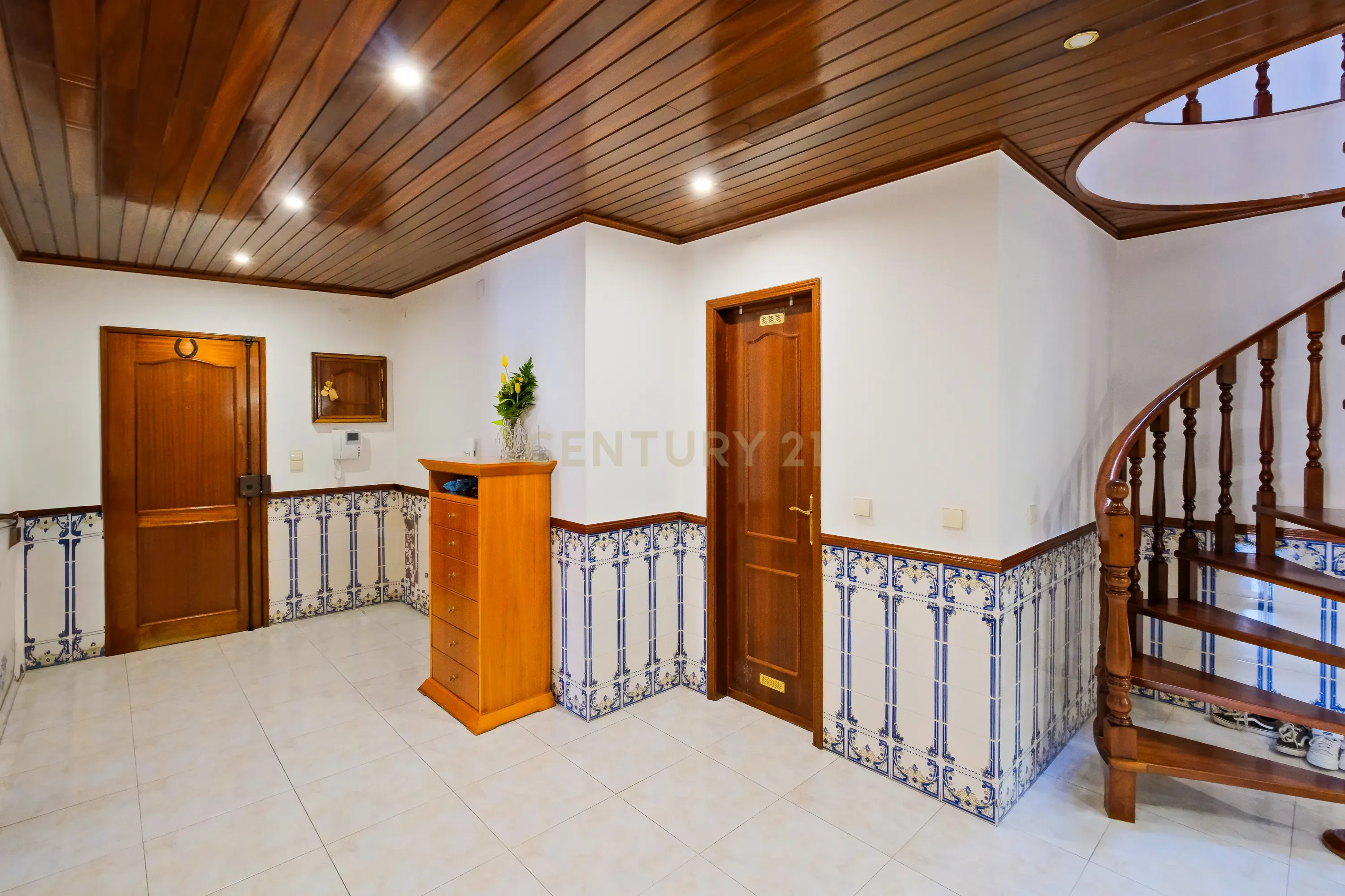 Duplex em Lisboa, Sintra: Espaço e Conforto com Vista Serra Sintra - Image 9