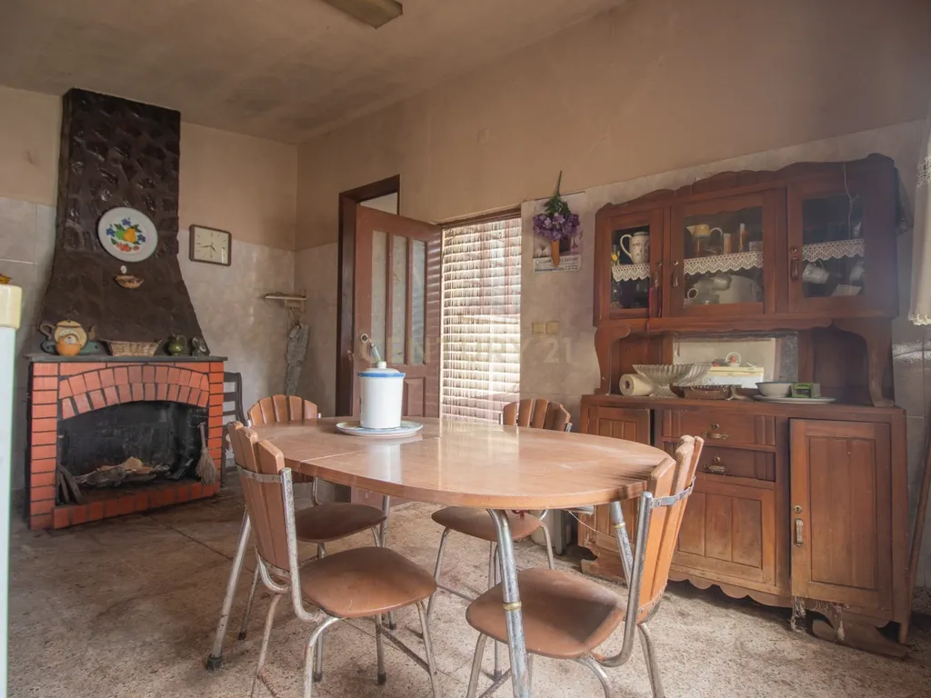 Moradia T4 com Garagem e Quintal em Chão de Couce – Oportunidade com Potencial em Ansião - Image 5