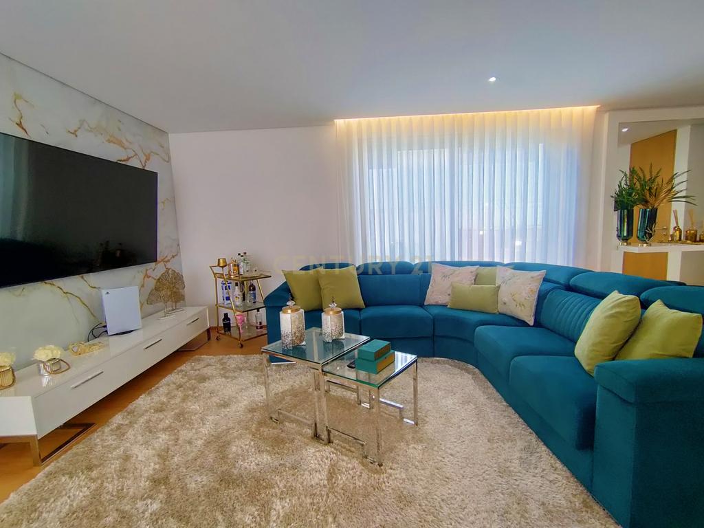 Moradia T4 Moderna com Piscina e Jardim – Touguinha - Image 52