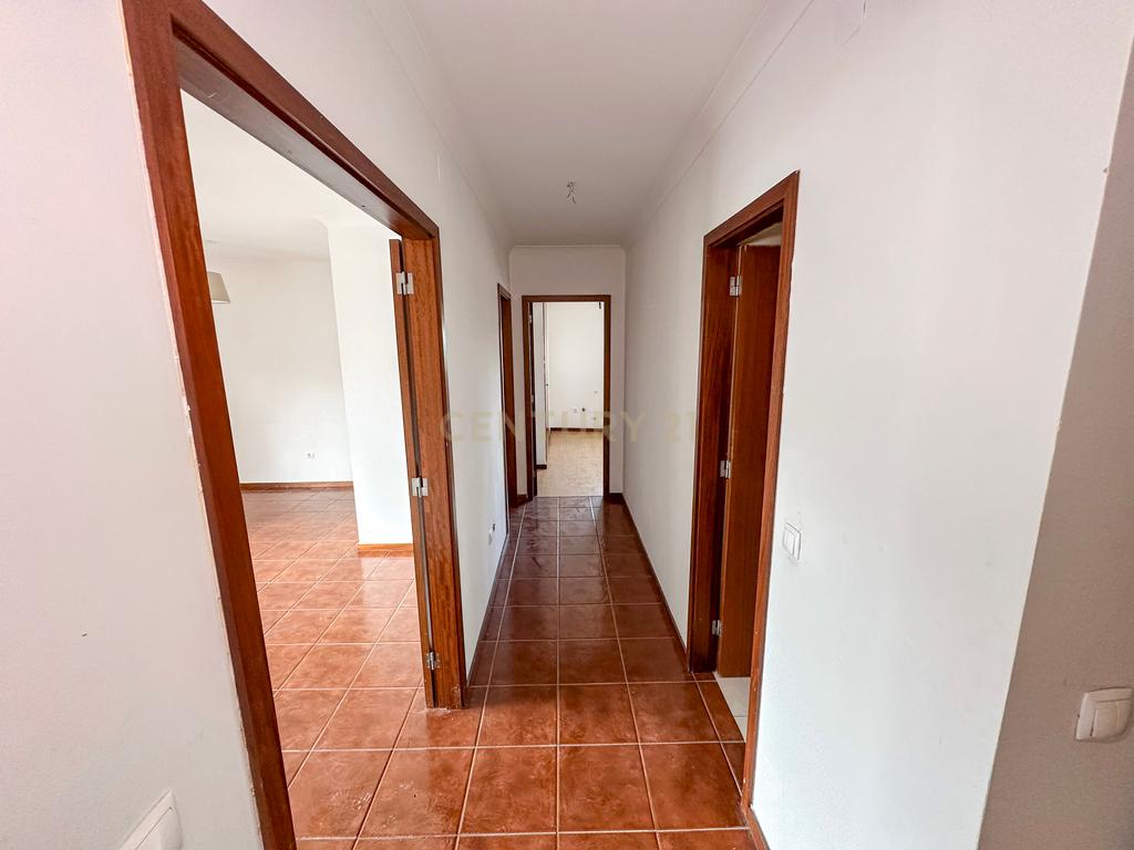 T2 ultimo piso junto ao centro- paredes - Image 7