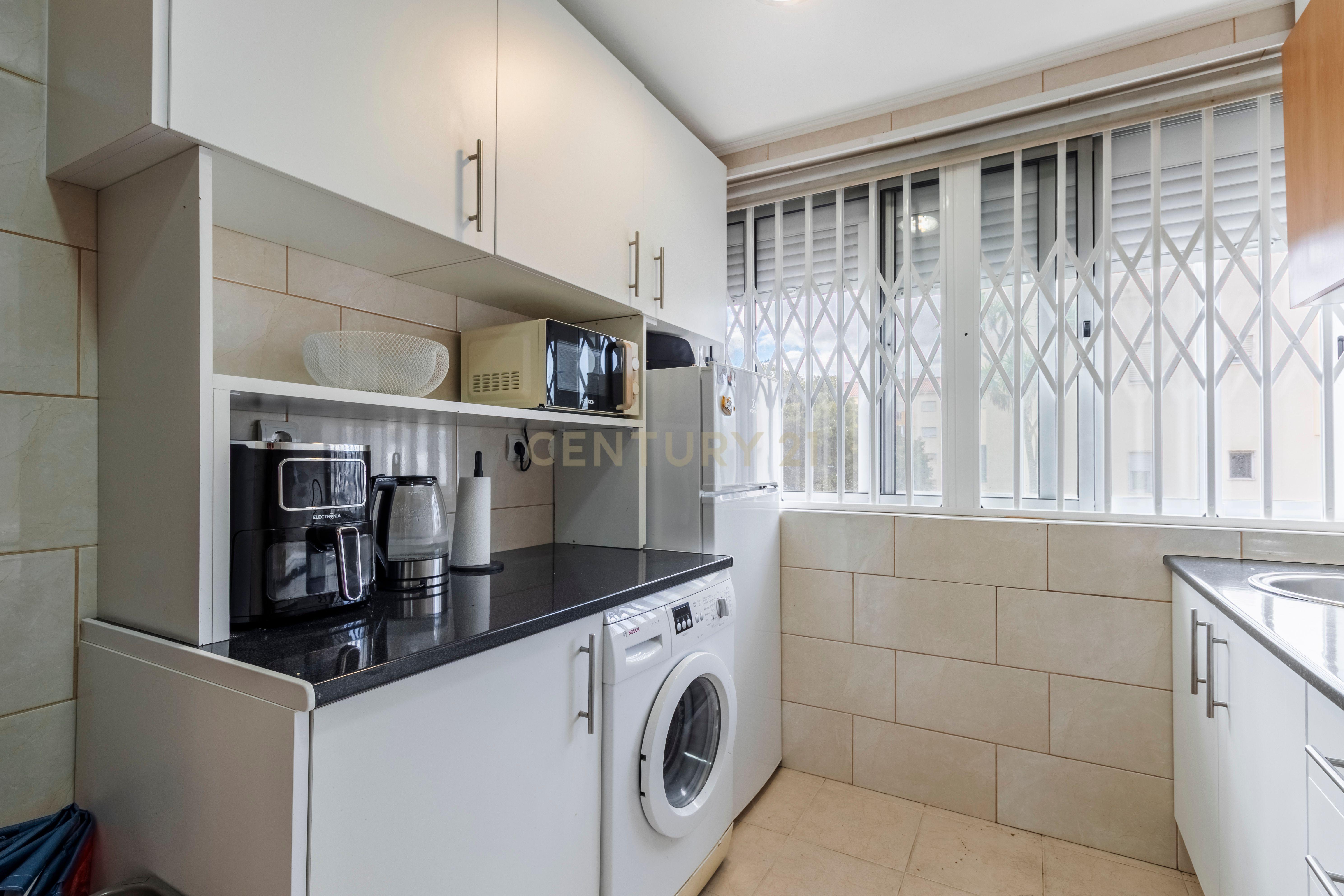 Fotografia 11 de Apartamento T3 com boas áreas e duas casas de banho | Vale Flores, Feijó