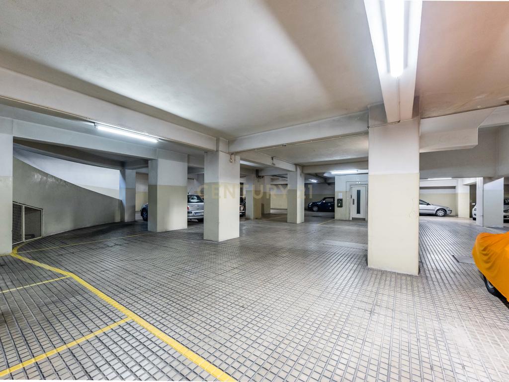 Espetacular Apartamento T5 com Terraço e Garagem, em São Domingos de Benfica, Lisboa - Image 56