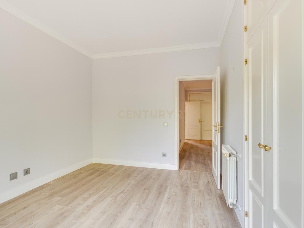 Apartamento T3 em condomínio fechado com piscina na Beloura - Image 15