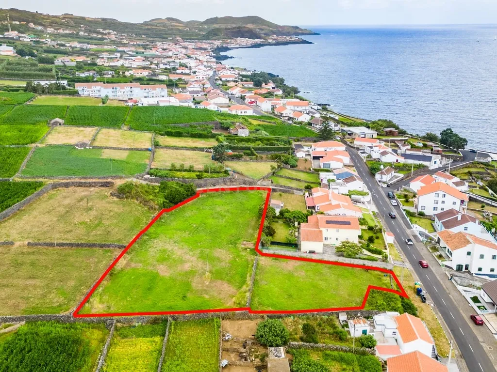 Terreno com vista sobre os Ilhéus em Porto Judeu - Ilha Terceira - Image 2
