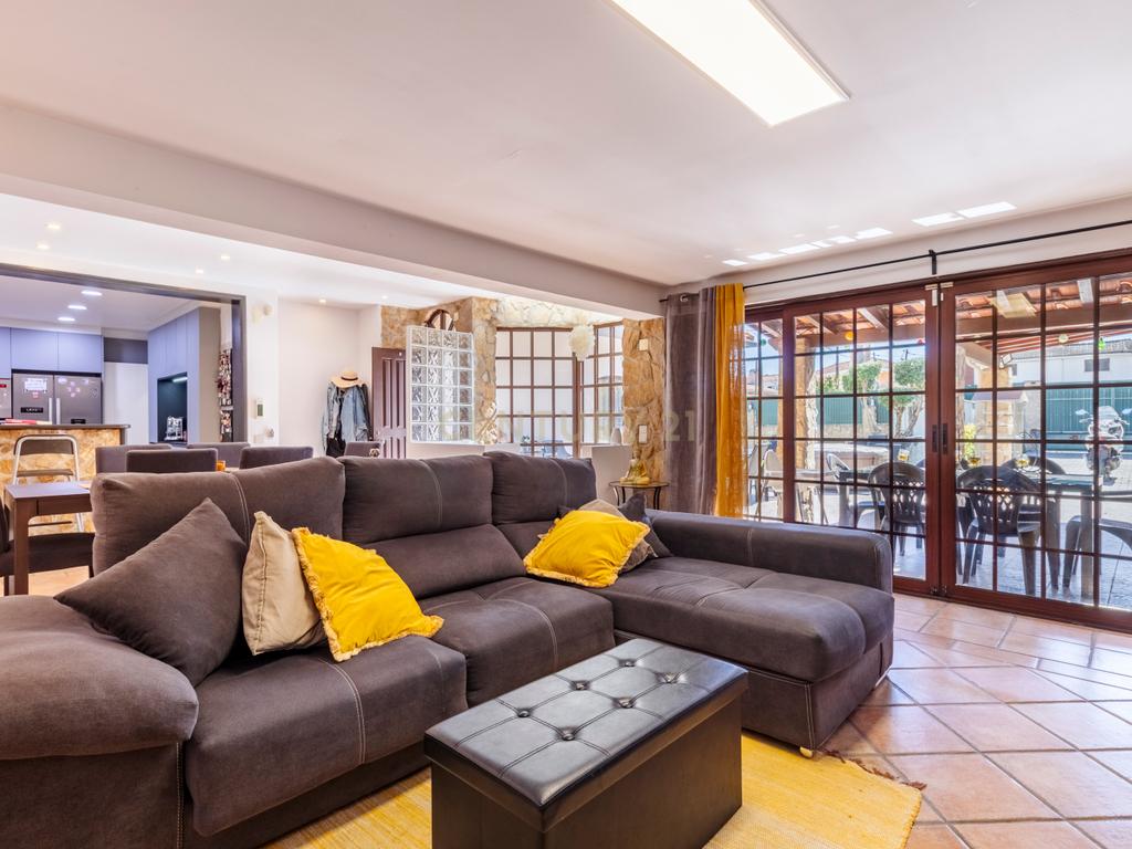 Moradia T4 como nova com piscina na Marisol em Lote de 500m² - Image 24