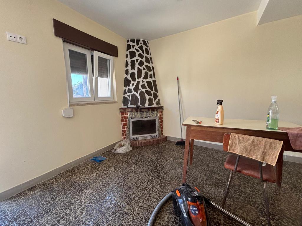 R/C de moradia renovada com Vista Campestre em Albergaria dos Doze, Pombal - ARRENDAMENTO - Image 2