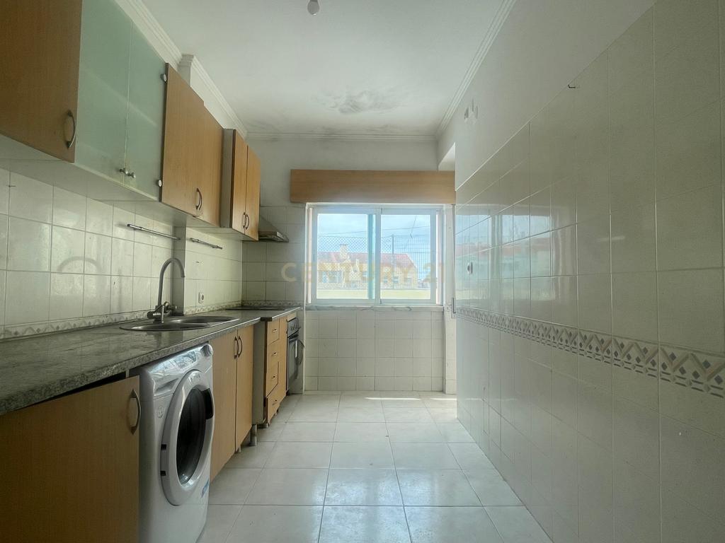 Apartamento T3, com Logradouro, em São Sebastião, Setúbal  - Image 3