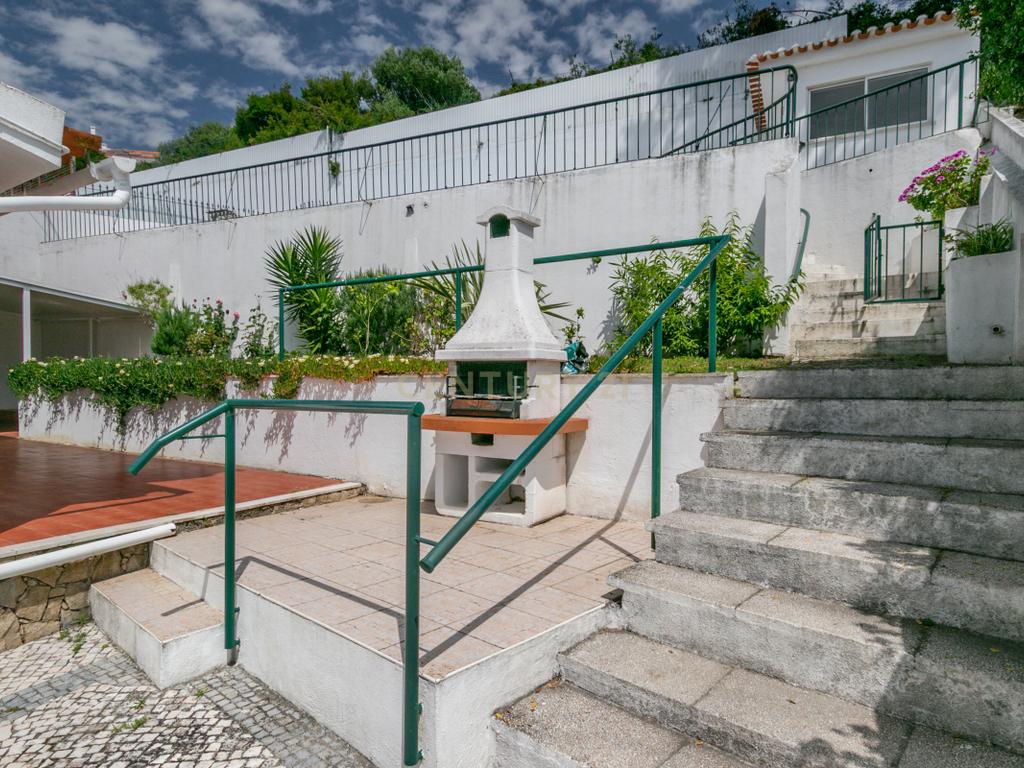 Moradia tradicional com 6 quartos, vista mar e piscina – Jardins da Parede - Image 80