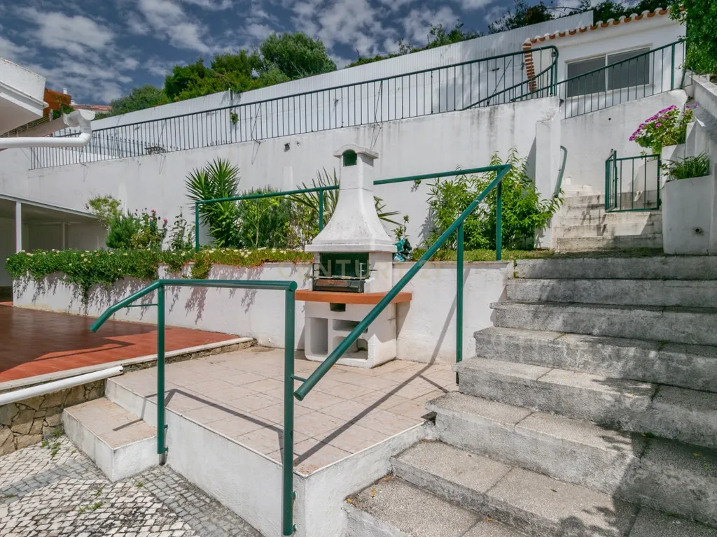 Moradia tradicional com 6 quartos, vista mar e piscina – Jardins da Parede - Image 80