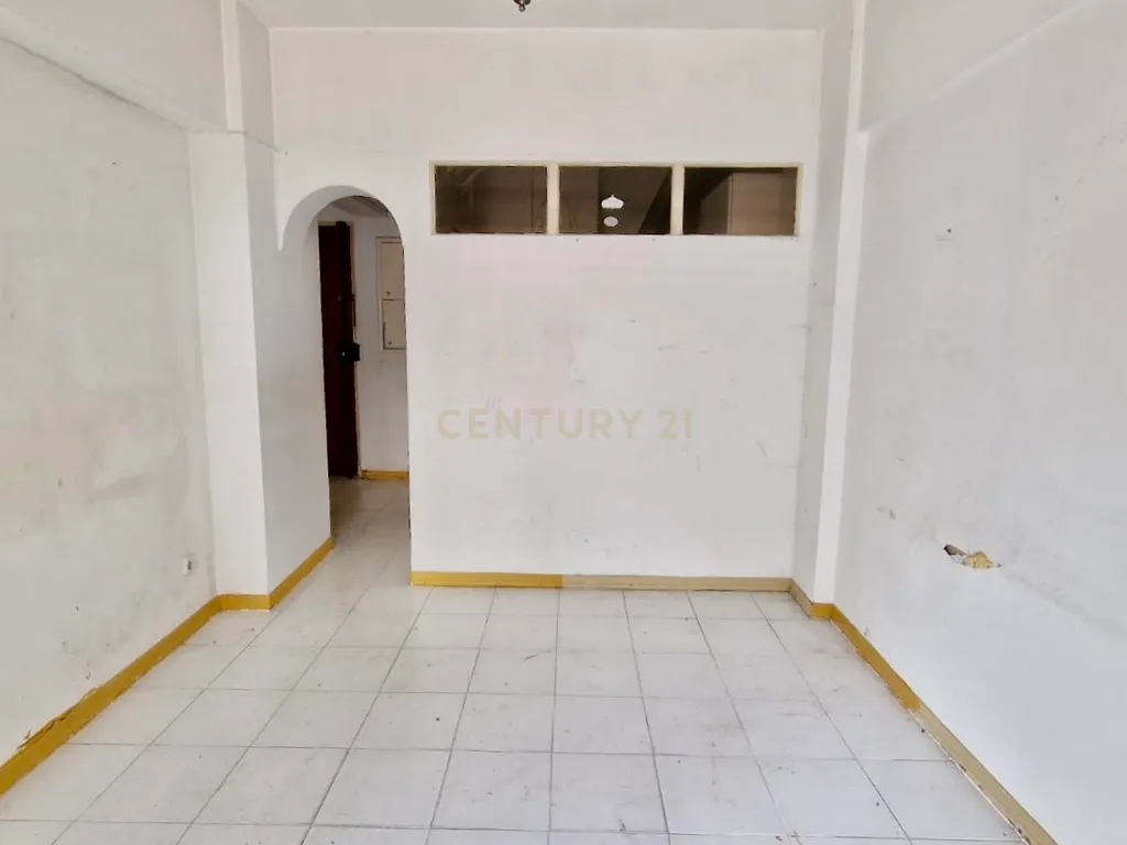 Apartamento T1 em Paço de Arcos - junto à praia e Escola Superior Náutica Infante D. Henrique - Image 3