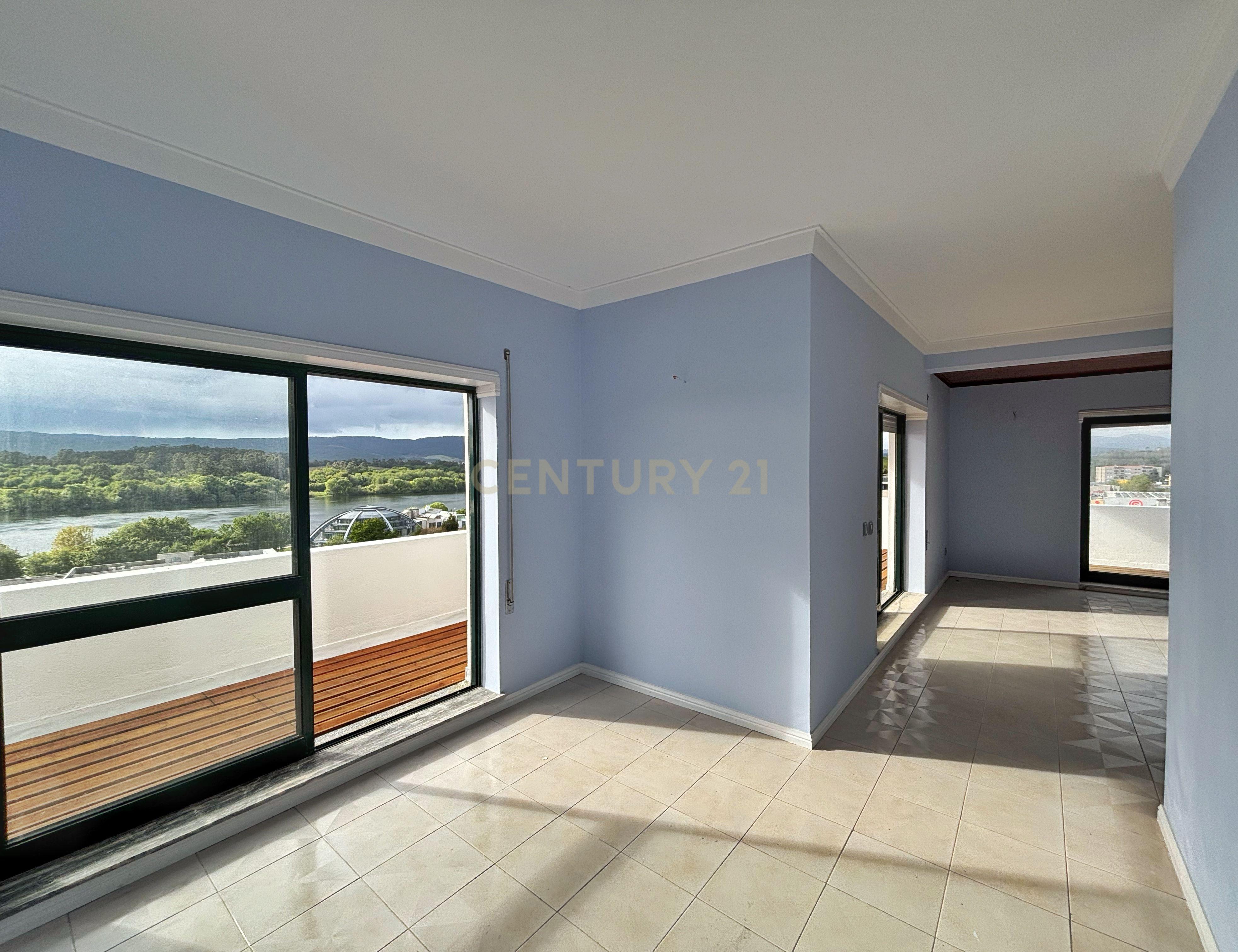 Penthouse T3 com amplo terraço vista Rio e Serra - Vila Nova de Cerveira - Image 7