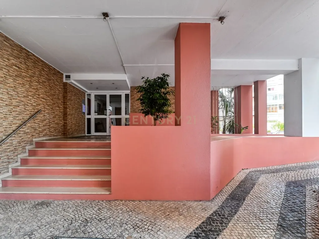 Apartamento T3 no Parque das Nações, junto ao metro de Moscavide. - Image 4