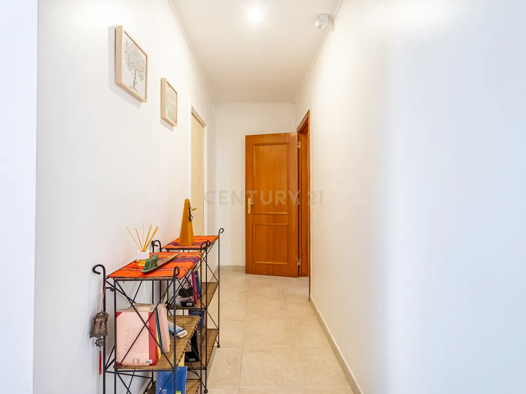 Exclusivo T3+2 Duplex na Urbanização da Cavaleira | 205 m² de Área Total | Parqueamento - Image 26
