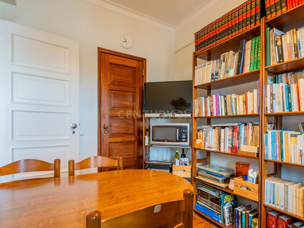 Apartamento T5 Remodelado no Lumiar – 152m² | Praceta Rua Alexandre Ferreira - Image 33