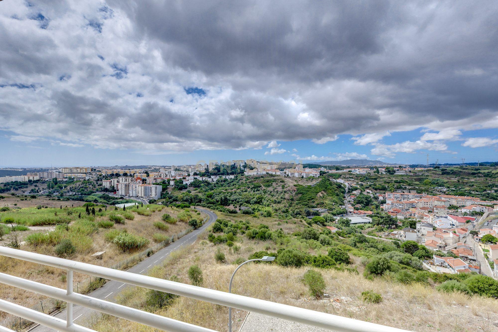 Fotografia 7 de Apartamento T3 na Serra das Brancas, com box de 67m2 e arrecadação.