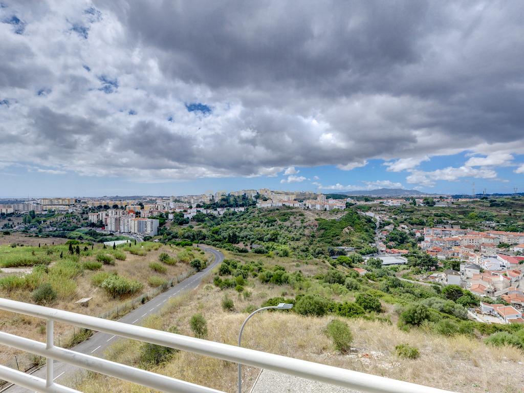 Apartamento T3 na Serra das Brancas, com box de 67m2 e arrecadação. - Image 7