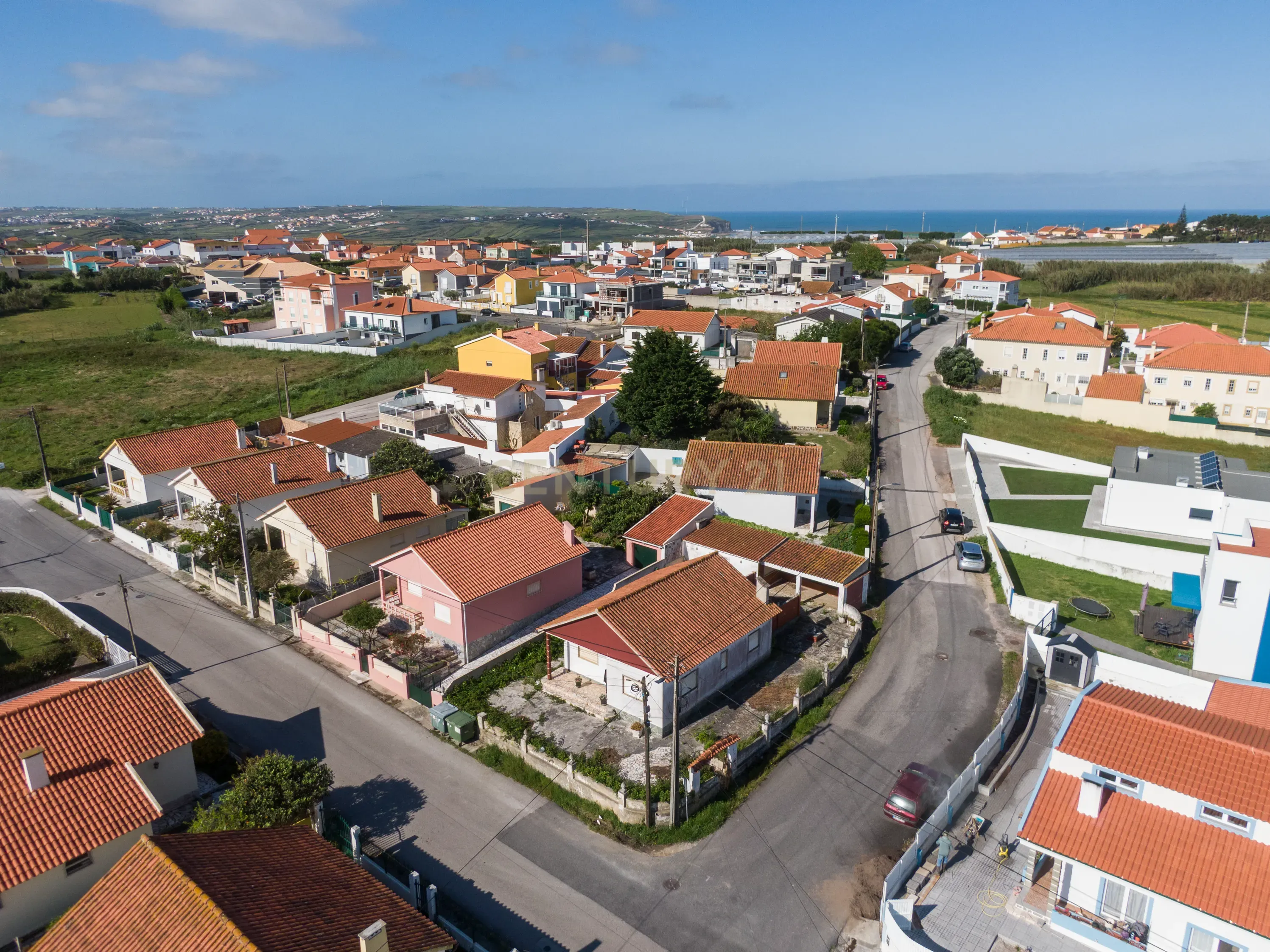 MORADIA TÉRREA T2+1, COM GARAGEM E LOGRADOURO, NA SILVEIRA, A 5 MINUTOS DA PRAIA AZUL - Image 66