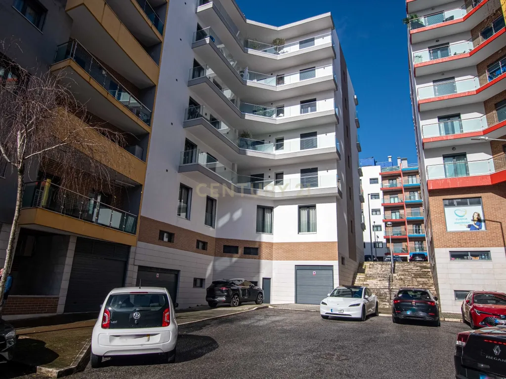 Apartamento T4 com Terraço e Box para 2 Viaturas | Jardim da Amoreira | Odivelas - Image 30