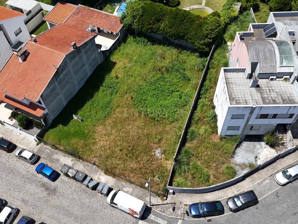 Terreno Urbano com Projeto Aprovado para Moradia de 2 Pisos no Centro de São Mamede de Infesta, Matosinhos - Image 14