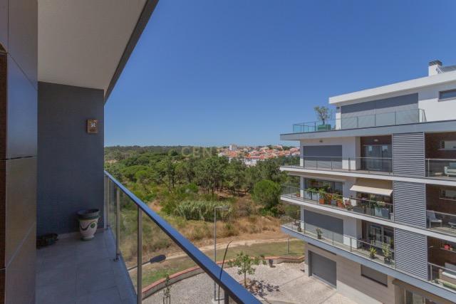 Luxuoso apartamento T3 duplex com Vista Panorâmica em Quinta de Santa Teresa, Charneca de caparica - Image 24