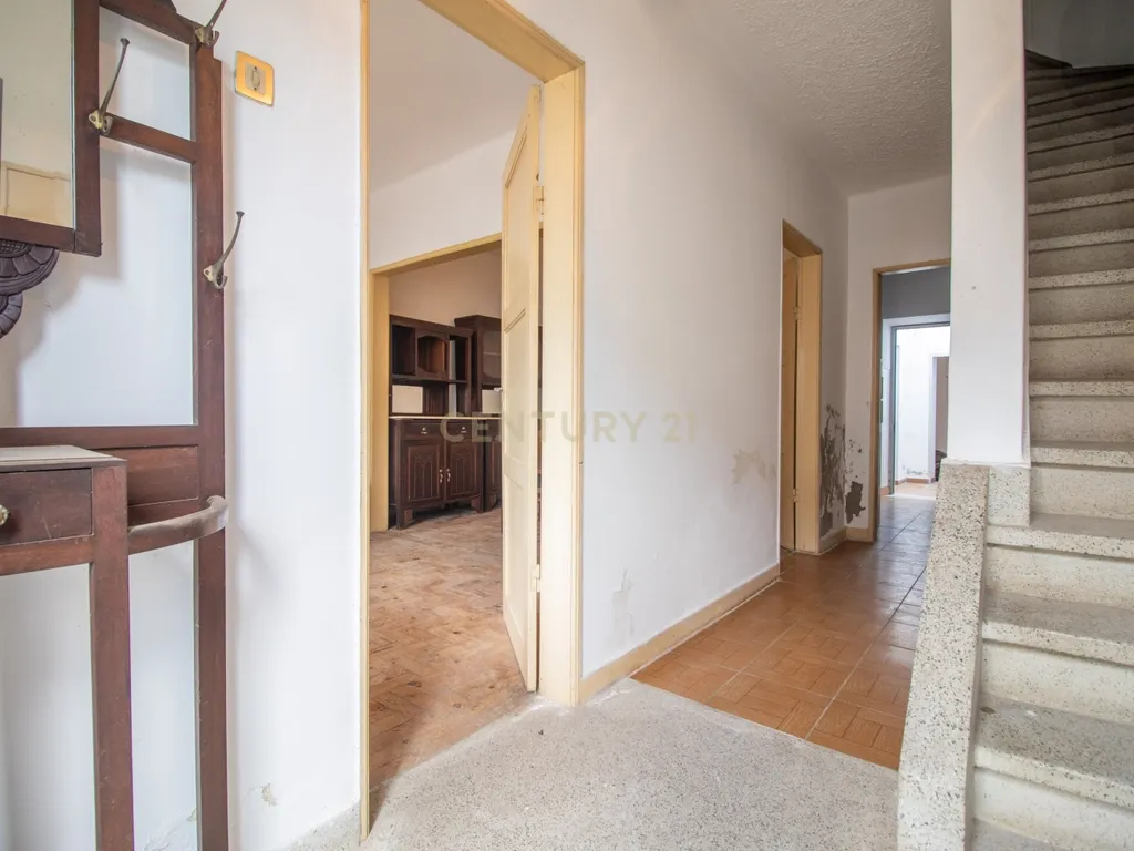 Oportunidade única em Abrunheira! Moradia T3+2 com terraço e vistas panorâmicas - Image 17