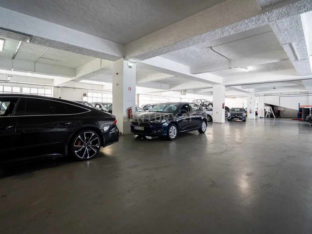 Armazém com 947 m2 a 5 min. do Aeroporto de Lisboa - Image 15