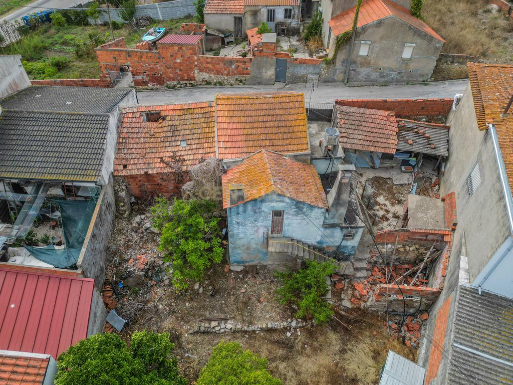 Moradia para recuperar com 250 m² em Vila Verde – Figueira da Foz - Image 46