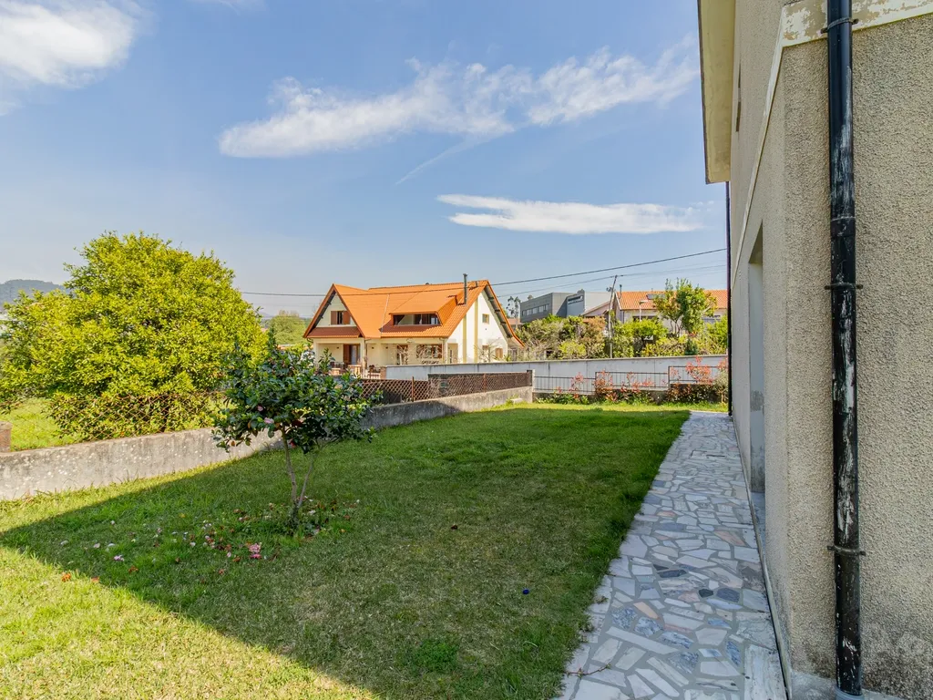 Moradia T3 + T2 em Amares com Jardim e Garagem - Image 36