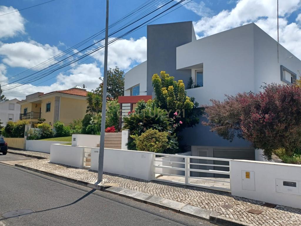 Luxuosa Moradia Isolada na Serra de Carnaxide com Piscina  - Image 3