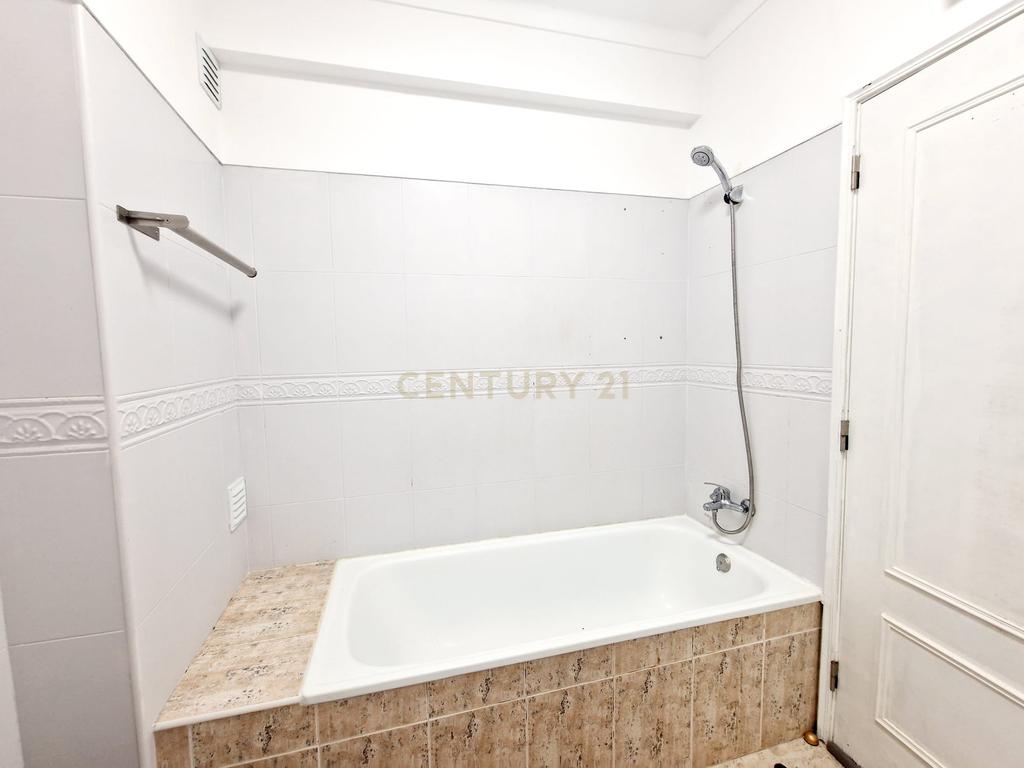 Apartamento T1 Quinta do Conde com logradouro bastante amplo - Image 9