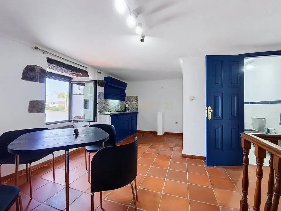 Fotografia 8 de Moradia Centenária com História, Charme e Conforto Moderno. Vendida no conceito "chave na mão"