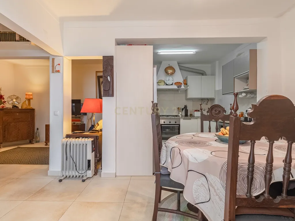 Casa T2 em Faro, Lagos - Localização Privilegiada e Conforto - Image 12
