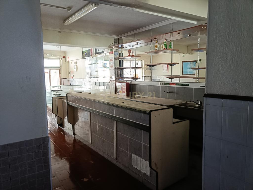 Espaço Comercial na Rua Passos Manuel, Alhandra - Image 15
