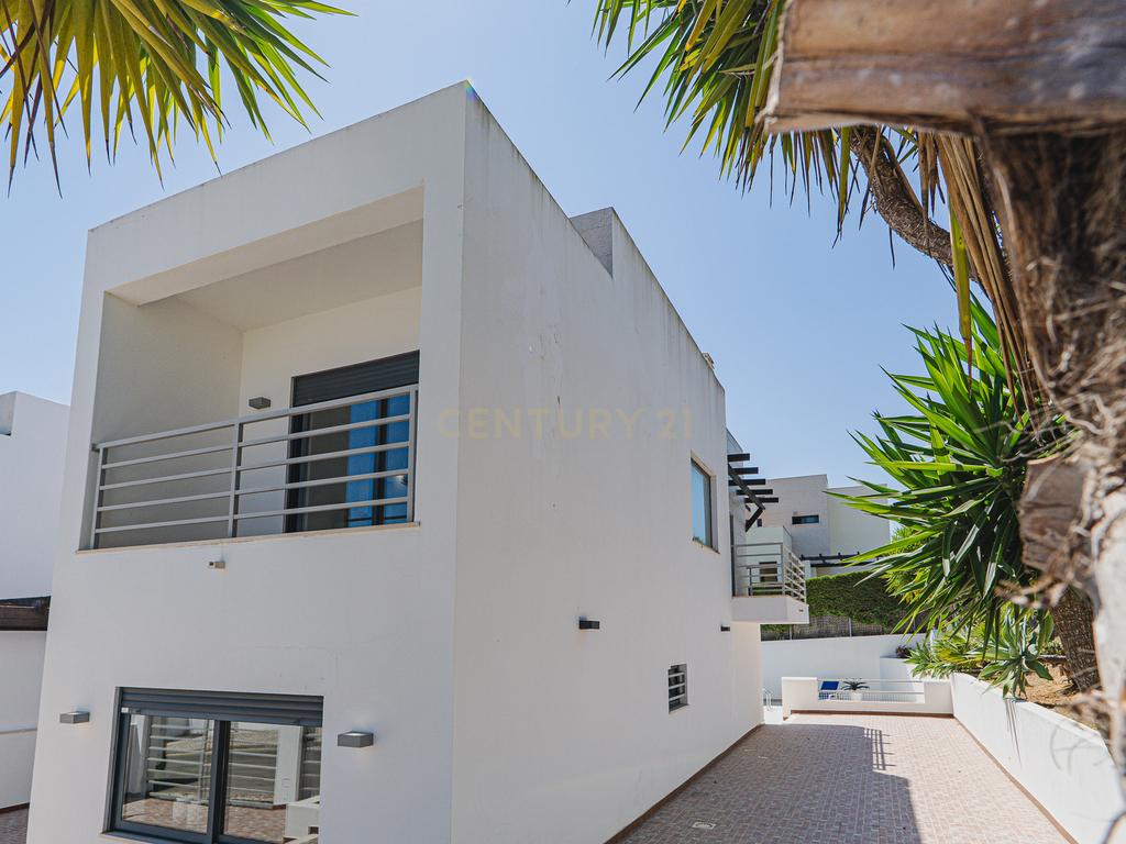 Moradia com 3 Quartos com Piscina - Urbanização Quinta do Rogel - Alcantarilha - Algarve - Image 37