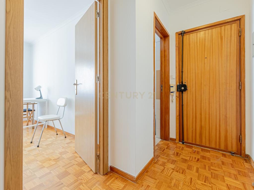 Apartamento T2 Remodelado Monte da Caparica - Image 6