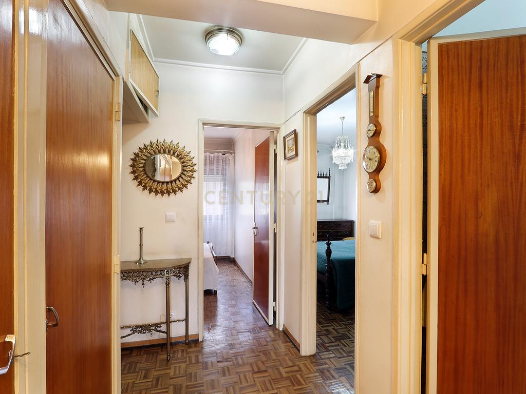 Apartamento T3 em Odivelas com elevador, a 100 mts do Metro. - Image 12