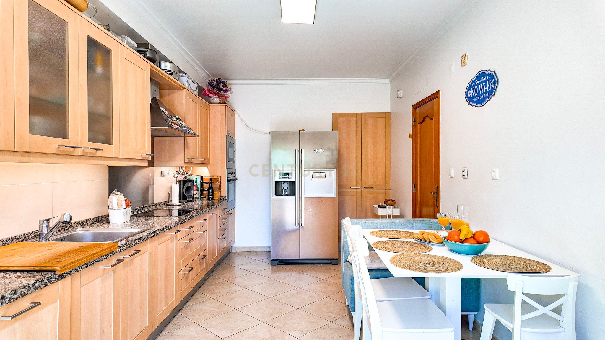 Moradia T4 em Azeitao num condominio privado - Image 32