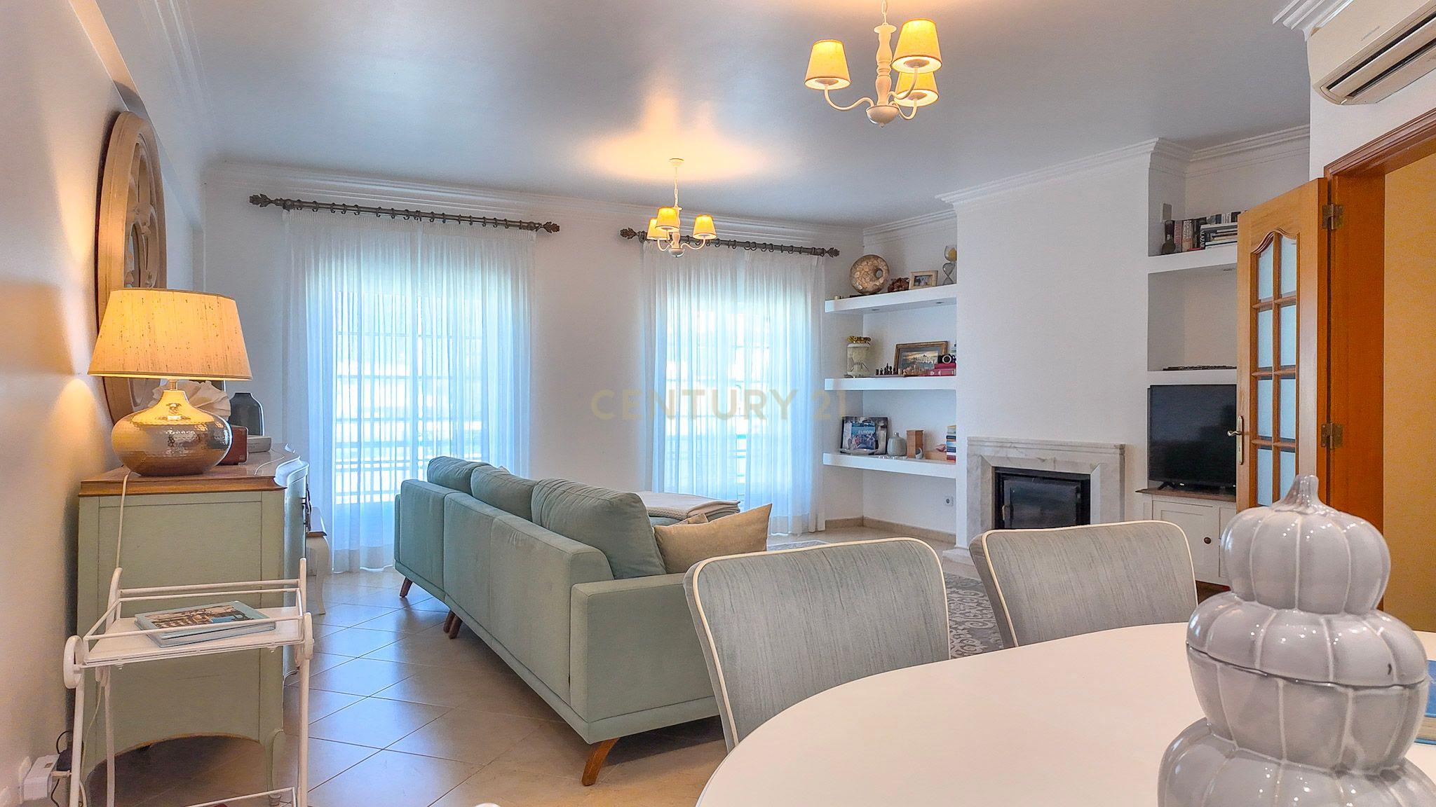 Moradia T4 em Azeitao num condominio privado - Image 4
