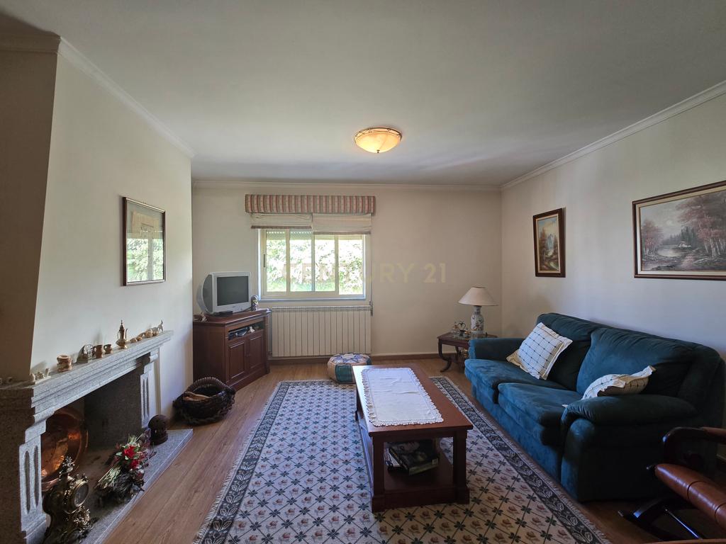 Apartamento T3 + 1 em Bragança - Image 3