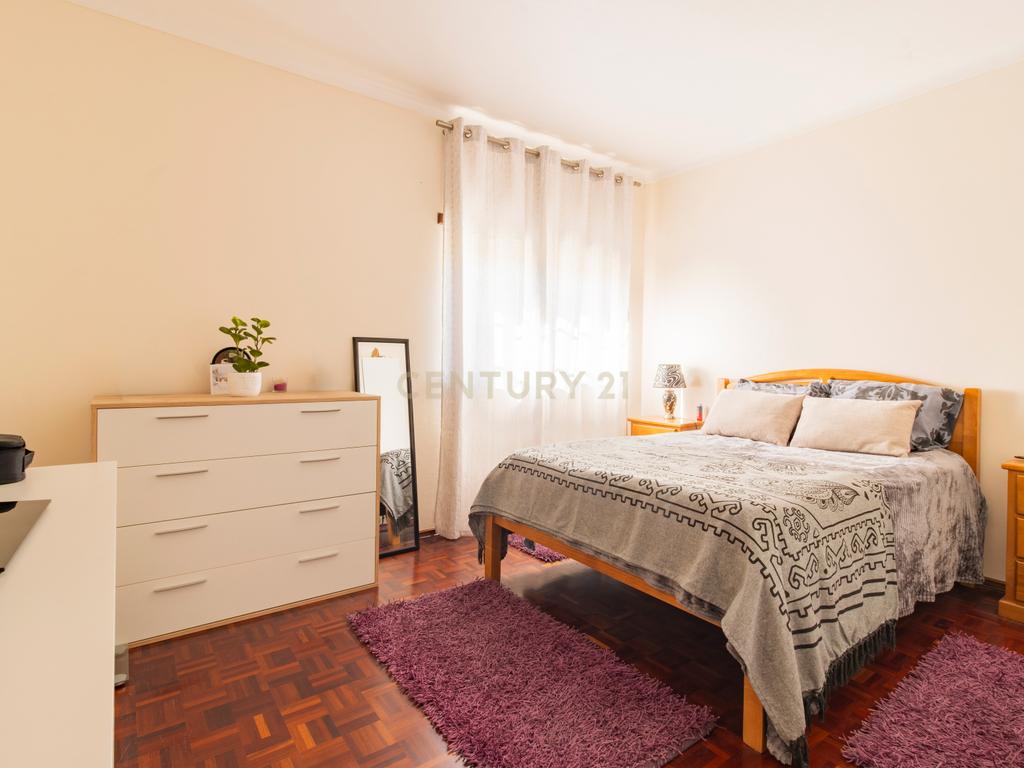 Moradia T5 com terreno - Image 17