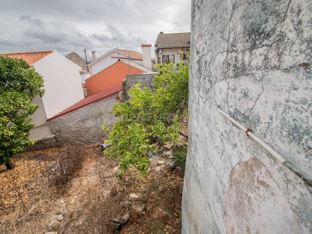 Moradia para recuperar com 250 m² em Vila Verde – Figueira da Foz - Image 37