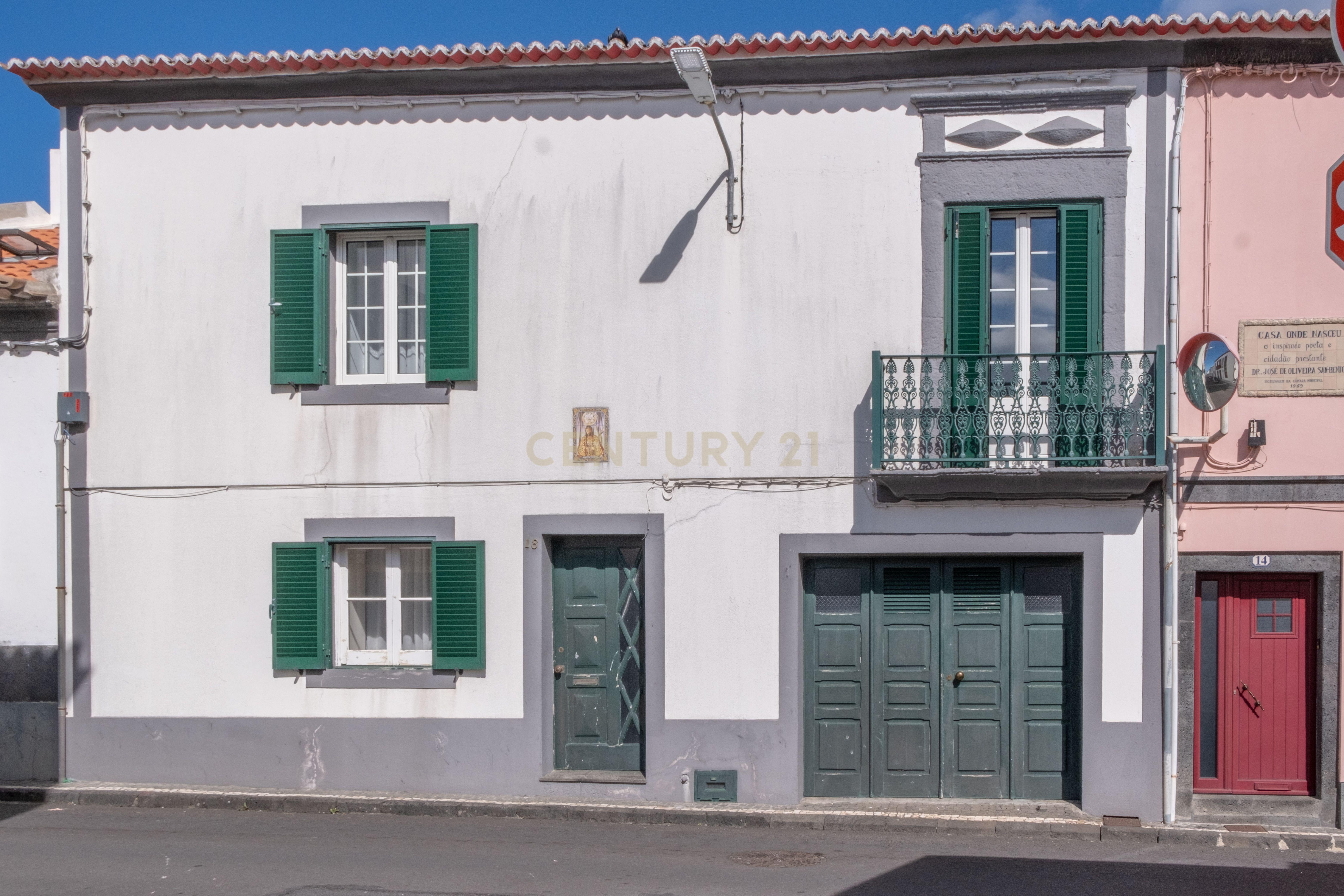 Moradia T3 à venda em Ribeira Grande (Matriz), €375.000