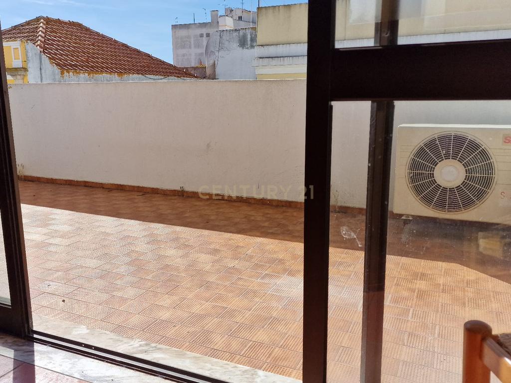 EXCELENTE OPORTUNIDADE DE INVESTIMENTO Prédio Comercial em Portimão - Image 28