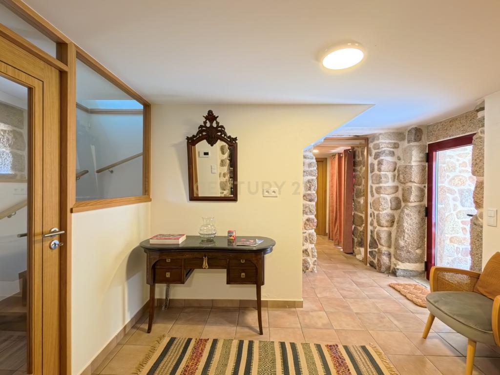 Moradia T4 de luxo totalmente mobilada e equipada em Couto de Baixo – Viseu - Image 7