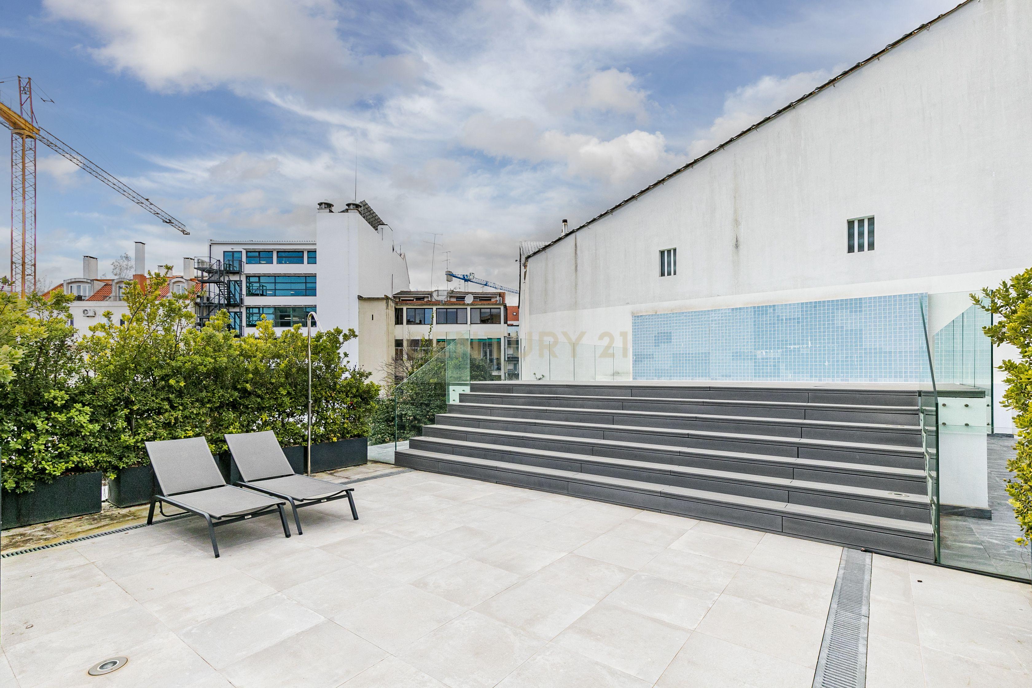 Apartamento T2 com terraço na Rua de Andaluz - Image 18