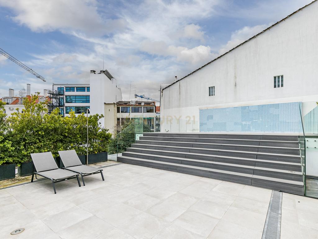 Apartamento T2 com terraço na Rua de Andaluz - Image 18