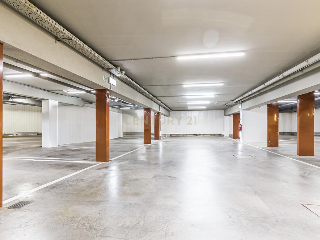 Apartamento T2 com terraço na Rua de Andaluz - Image 24