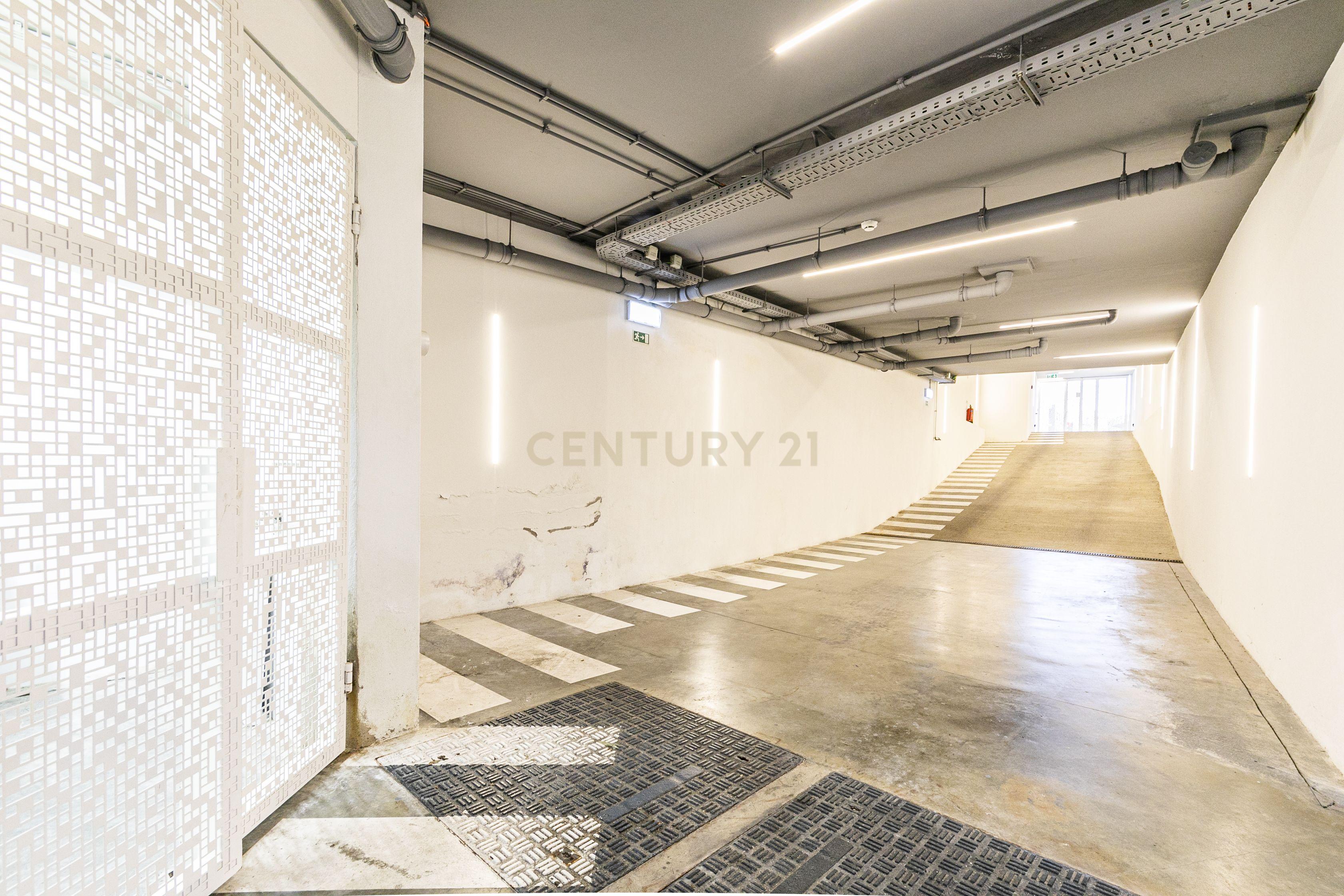 Apartamento T2 com terraço na Rua de Andaluz - Image 22