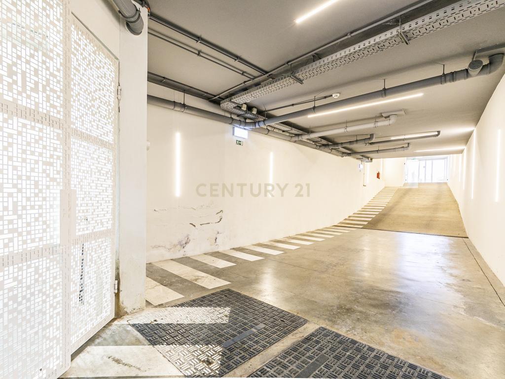 Apartamento T2 com terraço na Rua de Andaluz - Image 22