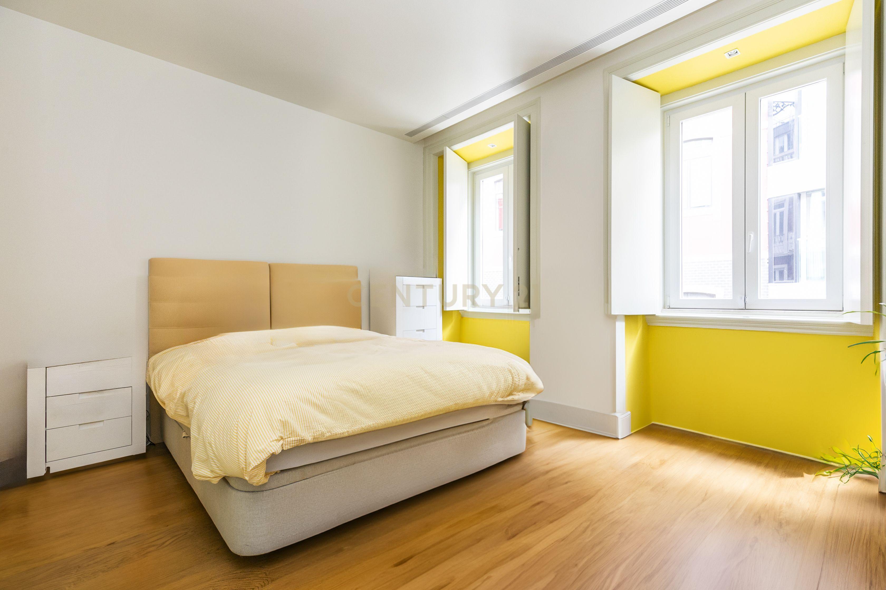 Apartamento T2 com terraço na Rua de Andaluz - Image 6